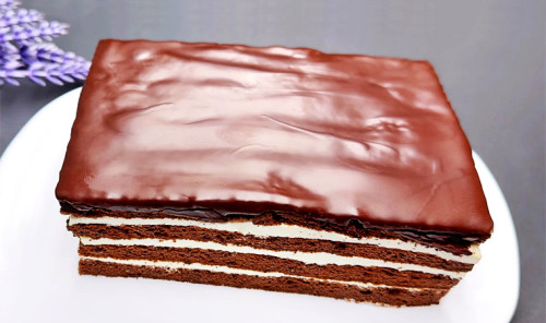 Шоколадный торт со сливочно-йогуртовым кремом
