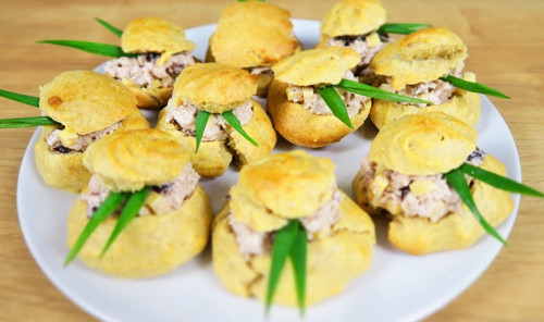 Профитроли с начинкой