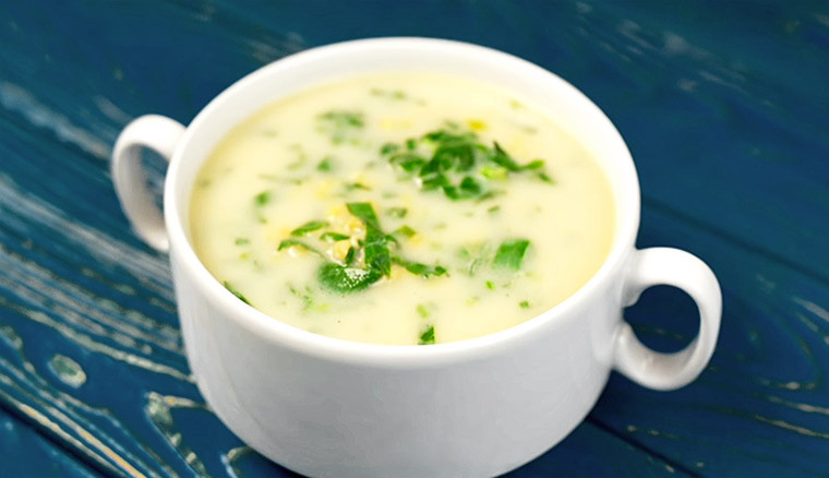 Сливочный суп с красной чечевицей и зеленью