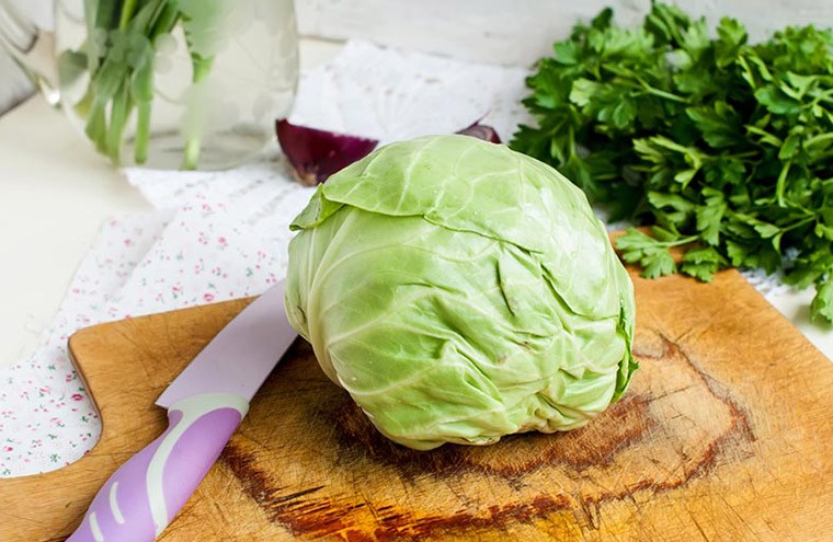 5 полезных салатов из молодой капусты