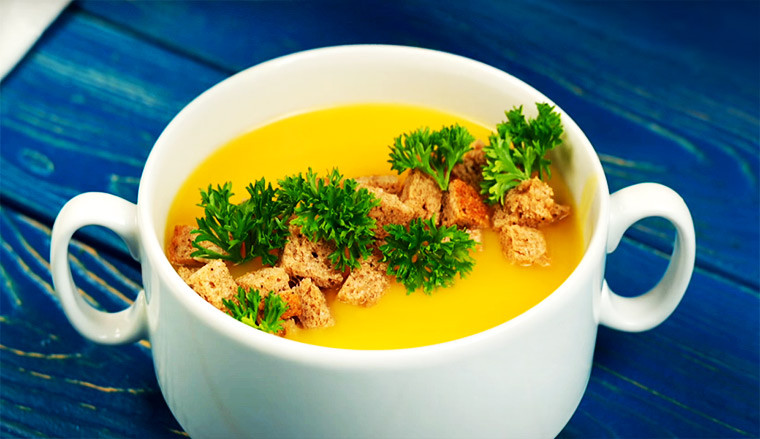 Тыквенный суп-пюре с ржаными сухариками