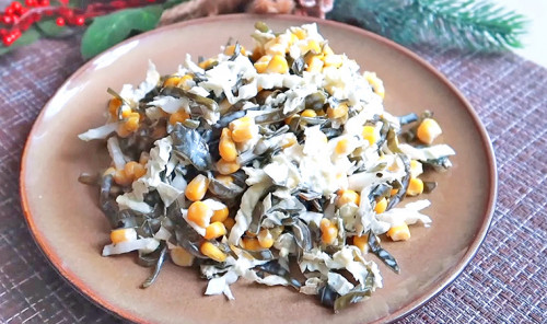 Салат с морской капустой и консервированной кукурузой